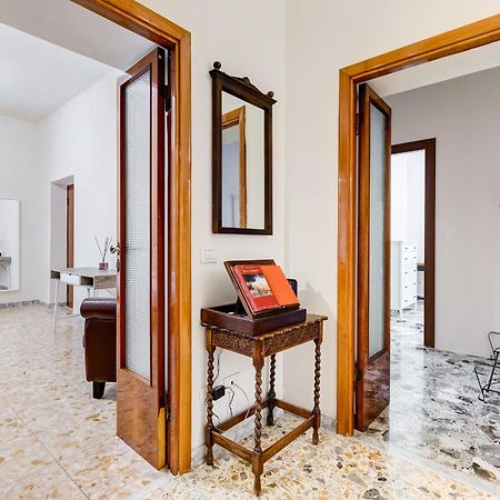 Vivilo Collection - San Vito View Apartment - 3 Bdr 2 Baths Rome Buitenkant foto