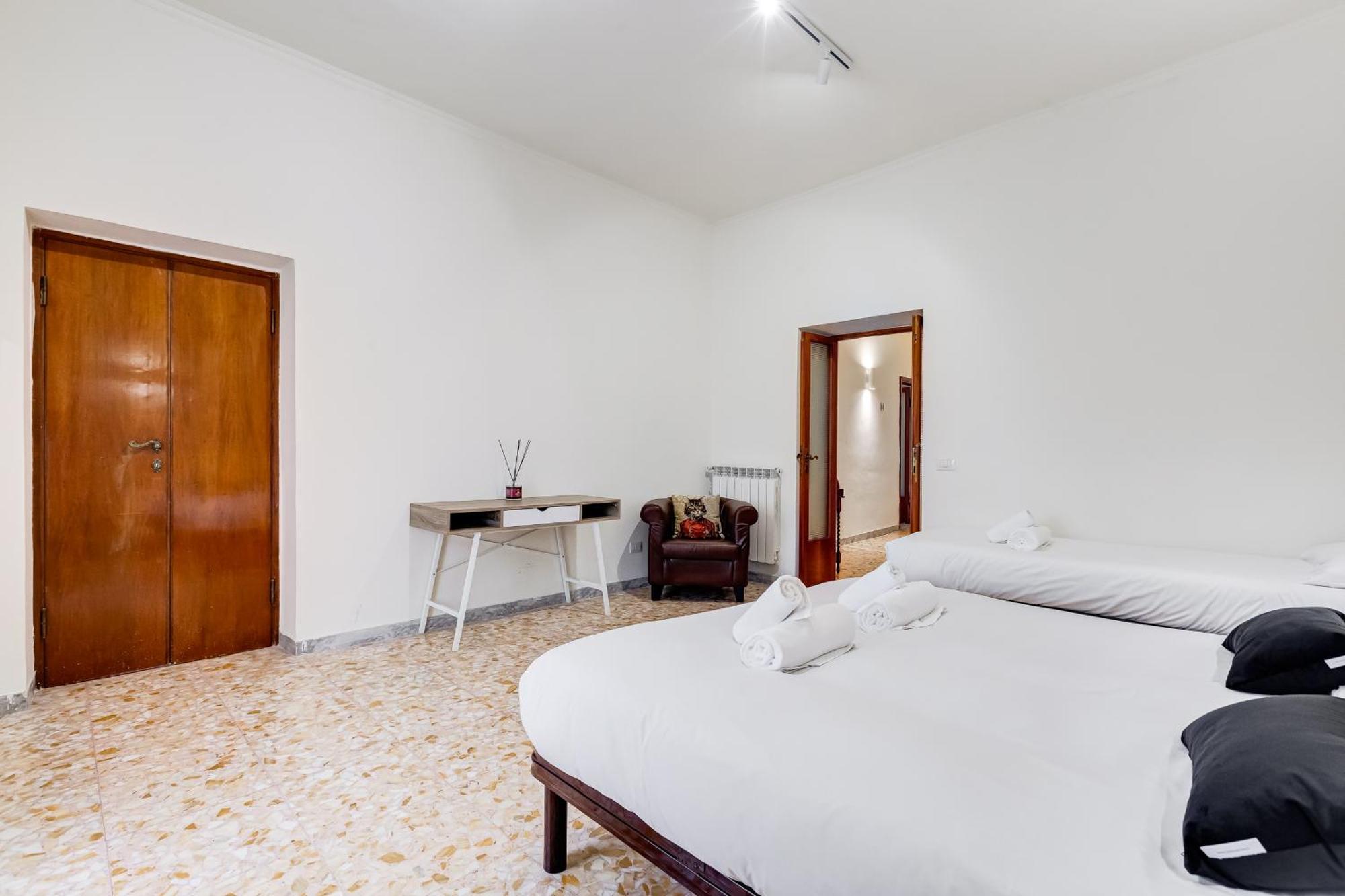 Vivilo Collection - San Vito View Apartment - 3 Bdr 2 Baths Rome Buitenkant foto